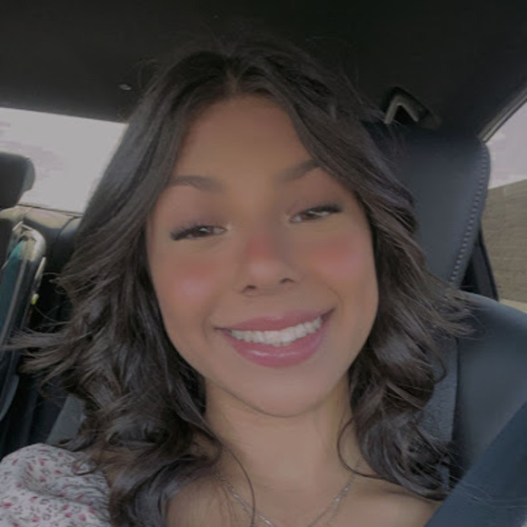 Meet your Posher, Odalis - Picture 1 of 1